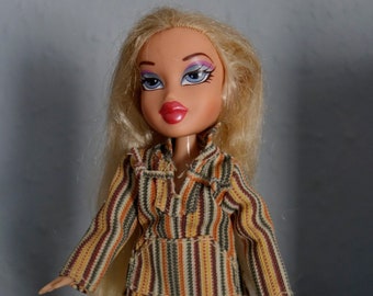 A Cute Bratz doll original 2001 fashion doll Very rare and hard to find by  MGA Entertainment Mattel Barbie