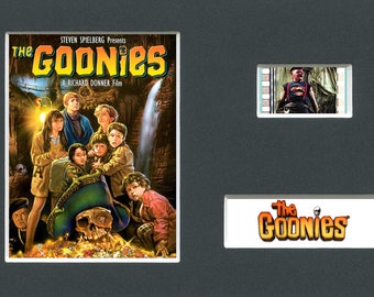 Les Goonies originales, authentiques, rares et authentiques, tirées du film montées, prêtes à être encadrées !