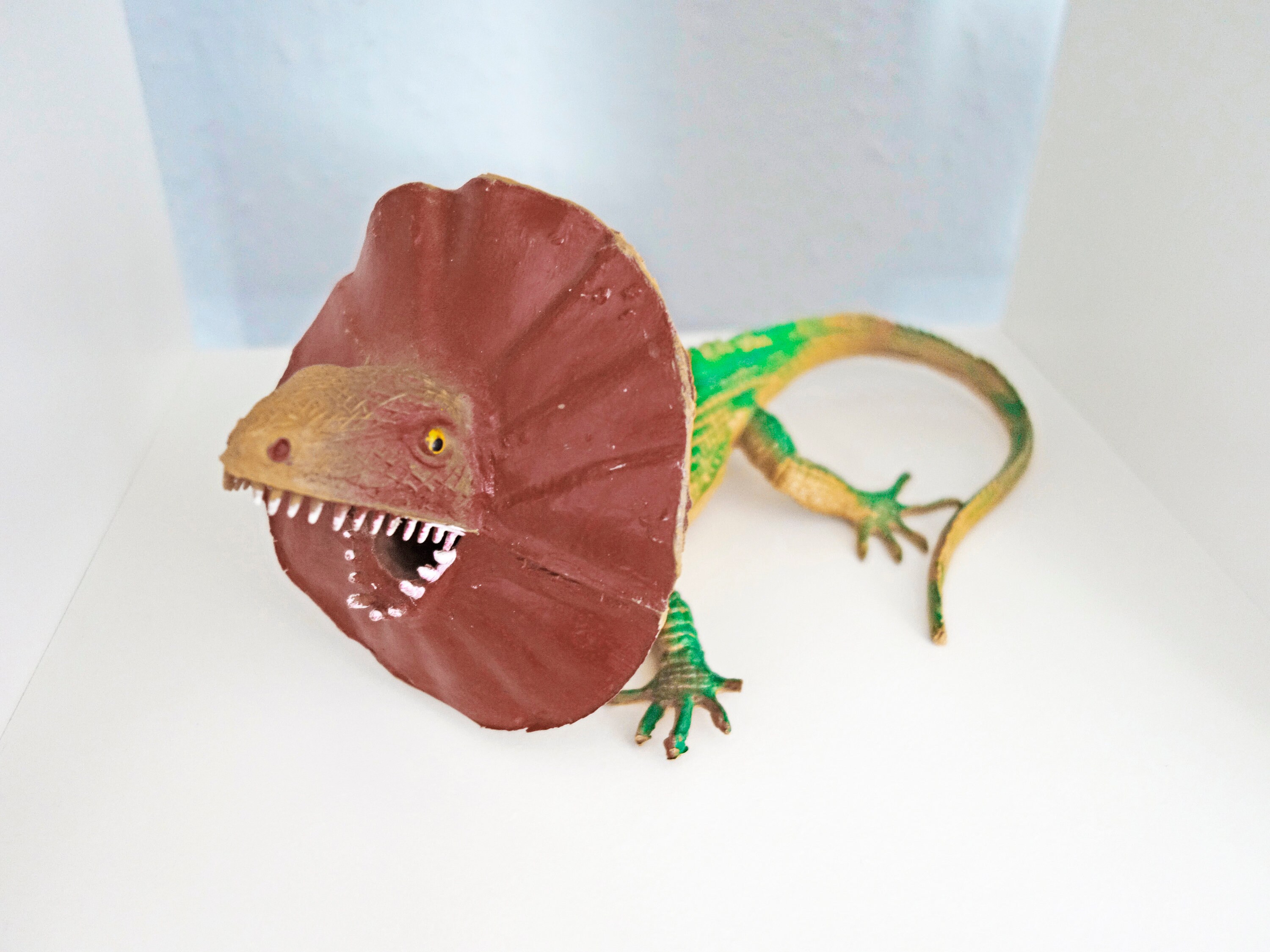 frilled lizard toy