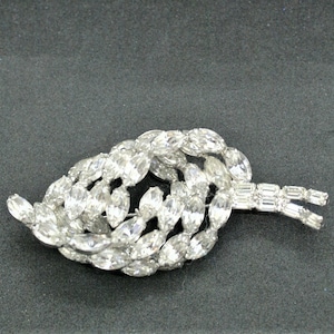 Kramer of New York Rhinestone Brooch / Vintage Pin