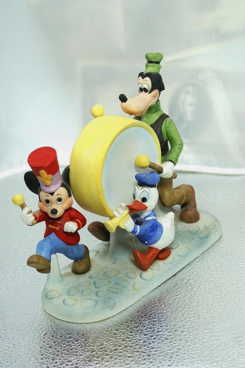 Figura de porcelana de la banda de música de Mickey Mouse, Goofy y el Pato Donald de Disney de los años 80 imagen 1
