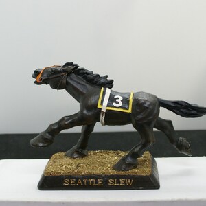 1977 Kentucky Derby Winner / Seattle Slew #3 /Bobblehead Figurine /Tripple Crown Winner