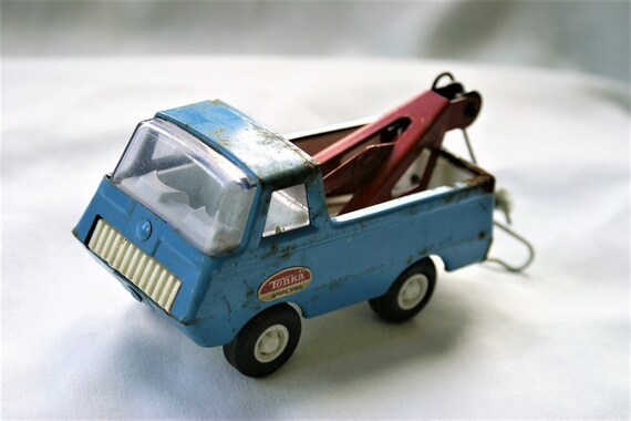 tonka wrecker tow truck