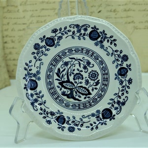 Kensington Staffordshire Blue Onion England  -6&quot; Bread Plate