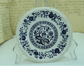 Kensington Staffordshire Blue Onion England  -6&quot; Bread Plate