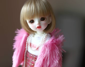 Poppenoutfit voor Yosd. Mode herfst winter warme bontjas.