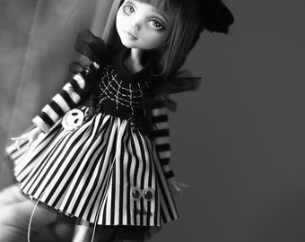 Doll clothes for Monster high .