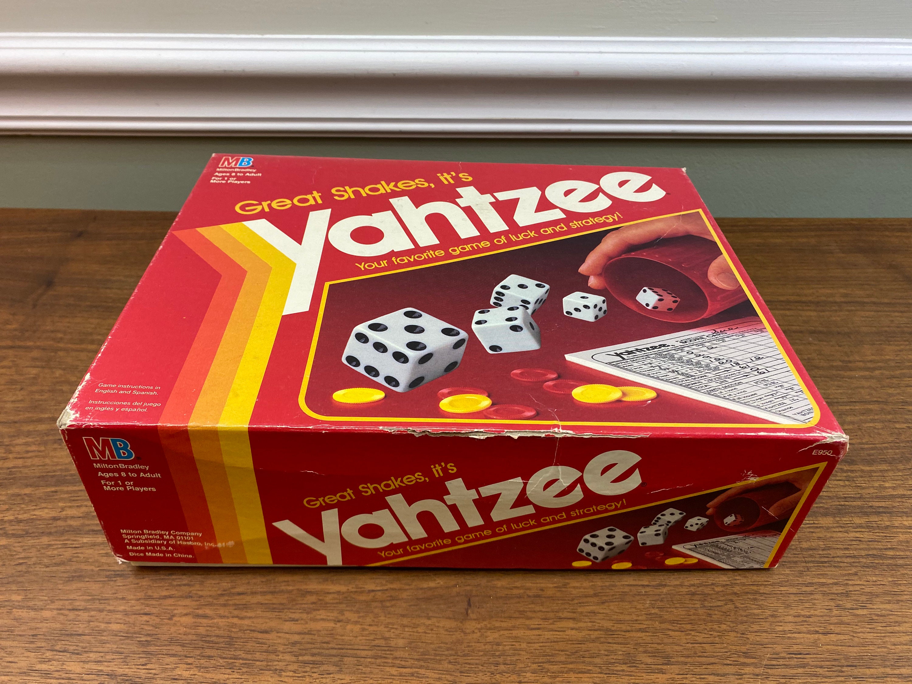 Vintage 1991 Great Shakes It's Yahtzee Dice Game Complete 