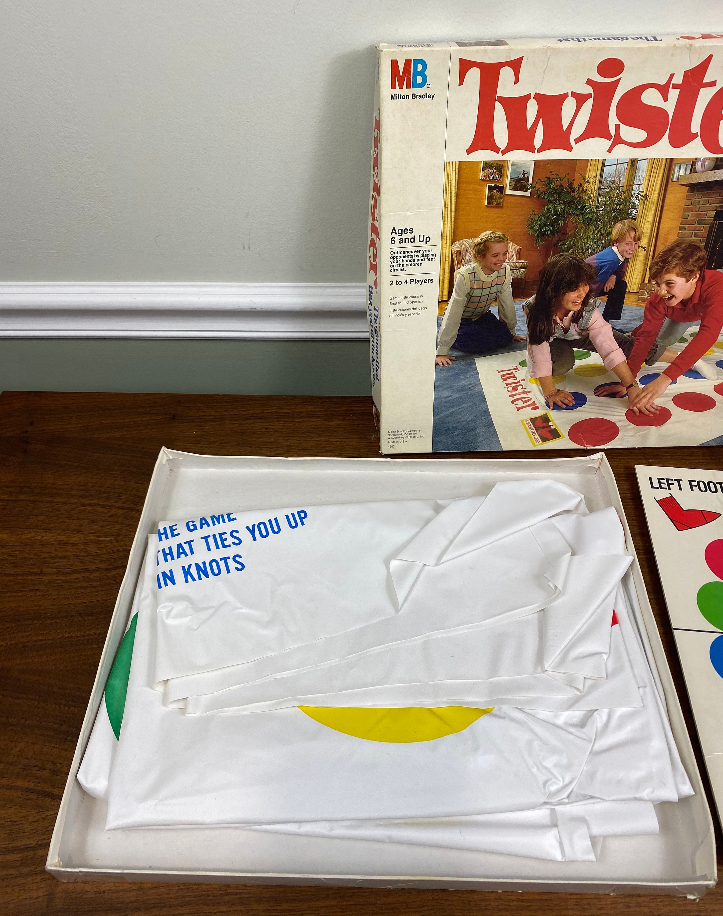 Vintage Twister Game Classic Group Complete 1986 