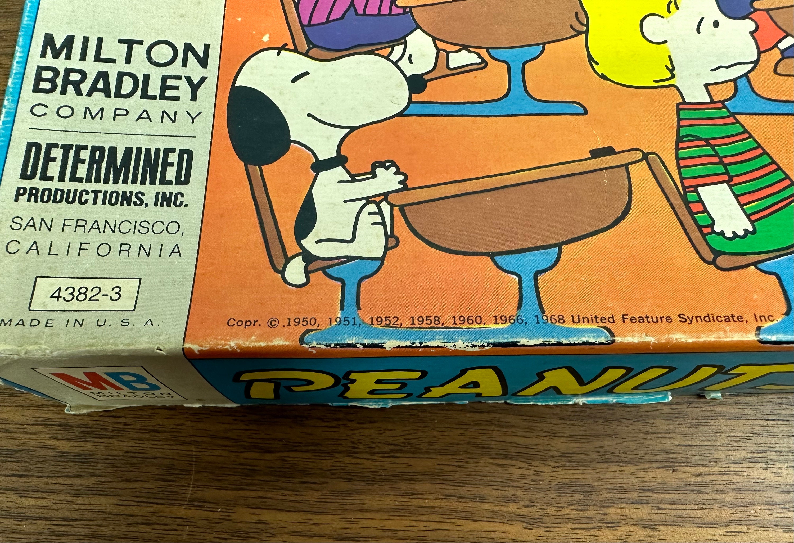Vintage 1980s Peanuts Classroom Scene 100 Piece Puzzle With Snoopy