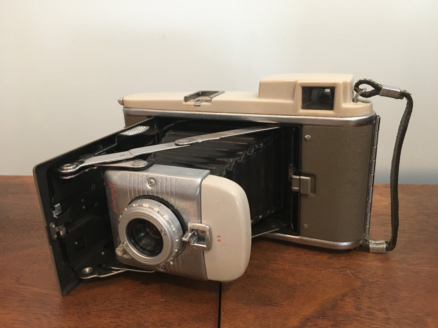 Vintage 1950s Polaroid Land Camera 80A - Display Only - No Vintage 1950s Polaroid Land Camera 80A - Display Only - No