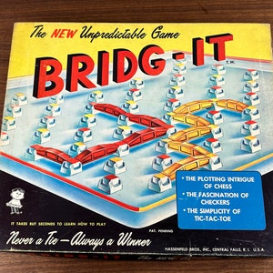 Vintage early Hasbro (Hassenfeld Bros) Bridg-It Checkers Like Game - 1960 - Complete