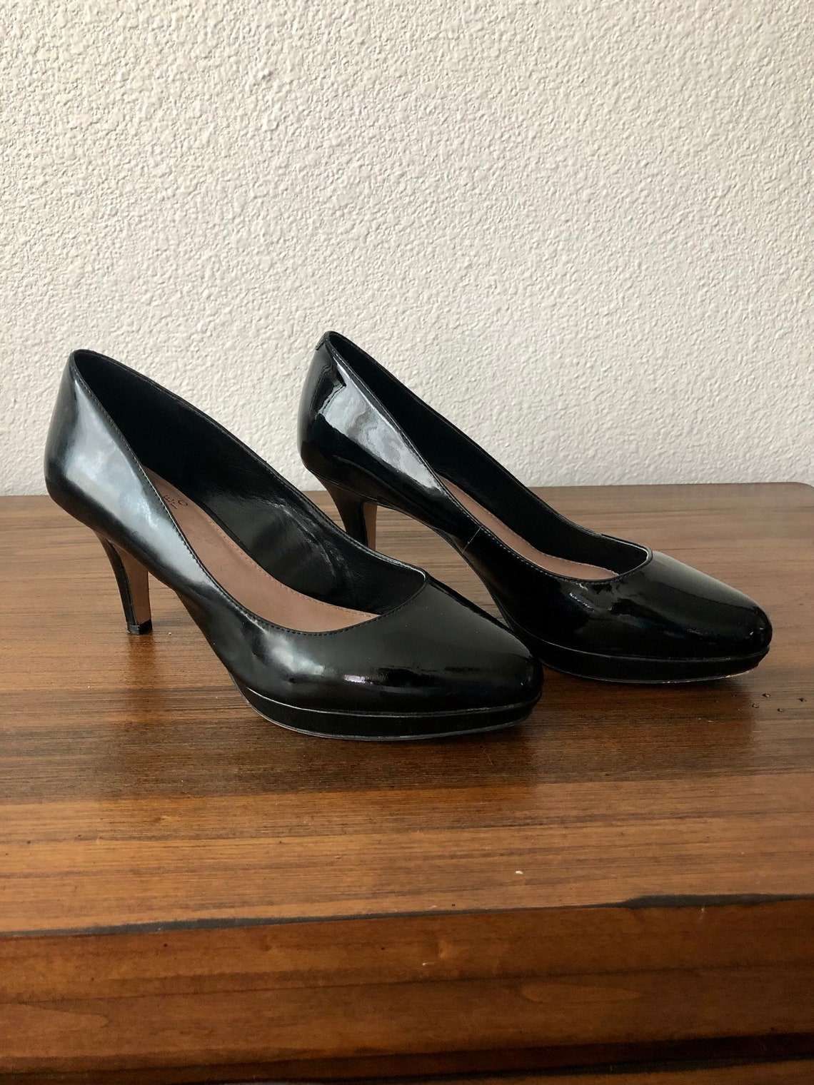 vince camuto black patent pumps