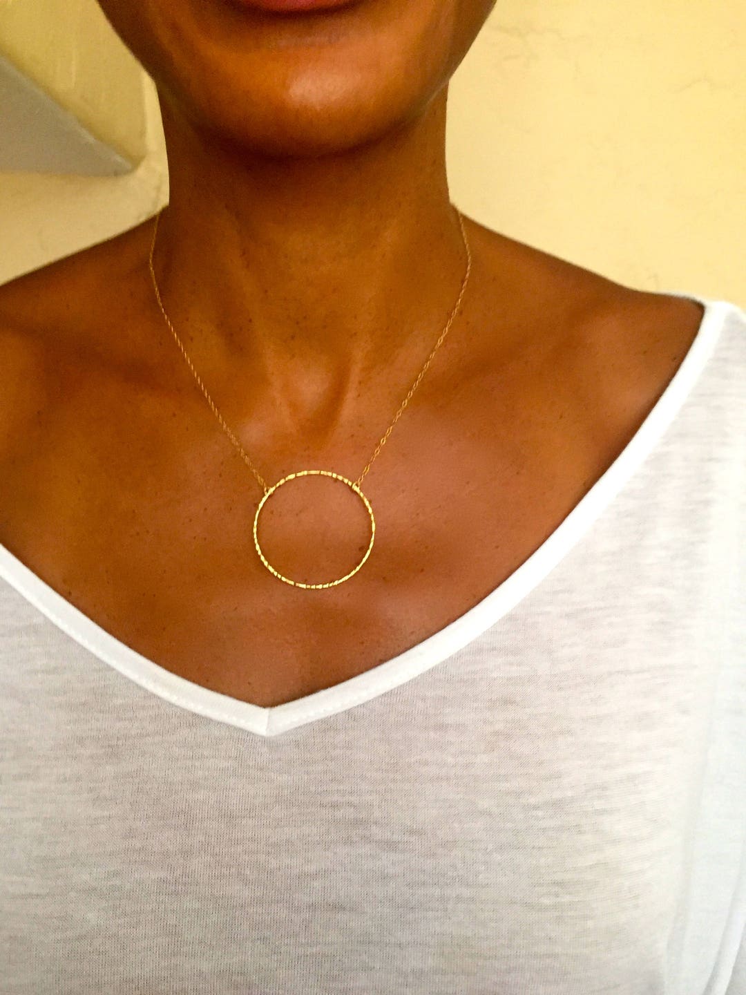 Large circle pendant necklace deals