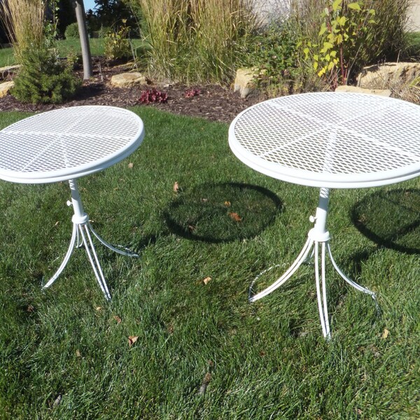 Vintage Telescoping Patio Table Homecrest Round Metal Mesh Top in White Adjustable, Porch, Garden, Occasional Table Mid Century Modern Retro