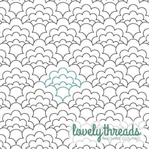 Könnte beinhalten: Ein schwarz-weißes digitales Design mit einem sich wiederholenden Muster aus stilisierten Wolken. Das Design ist perfekt für Quiltprojekte.