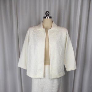 1960&#39;s White Knit Skirt Suit Set Two Piece