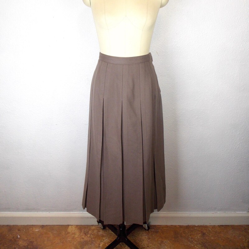 worsted wool accordian pleat skirt