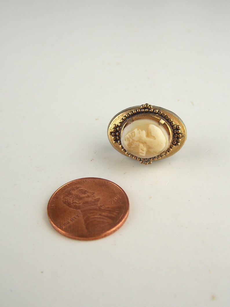 Cameo Screw Back Earrings 1920/'s Carved Shell