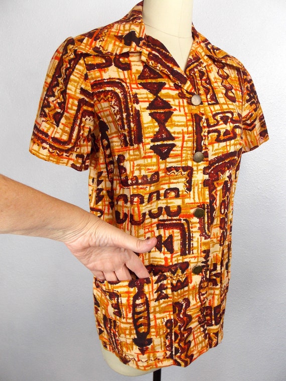 1960's Hawaiian Barkcloth Two Piece Shorts Set Wo… - image 4