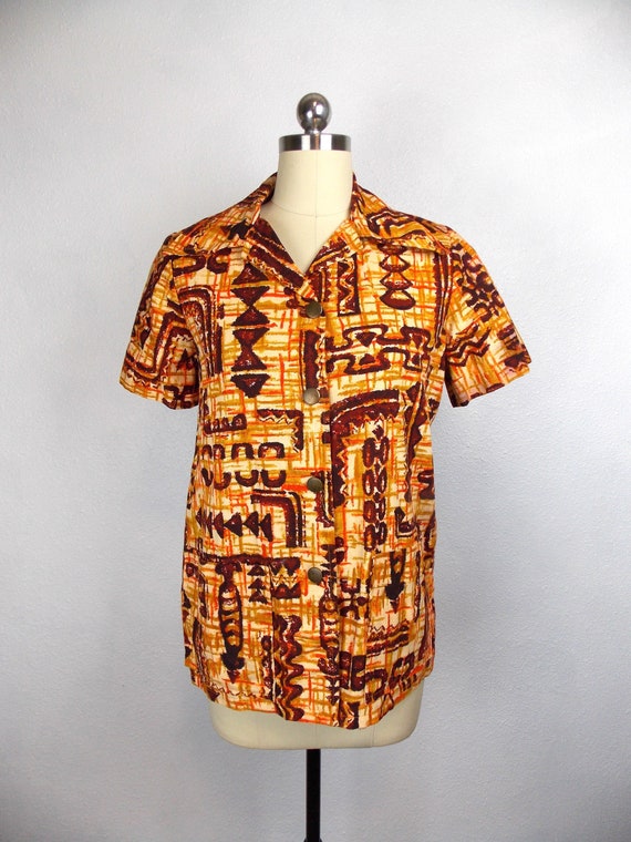 1960's Hawaiian Barkcloth Two Piece Shorts Set Wo… - image 3