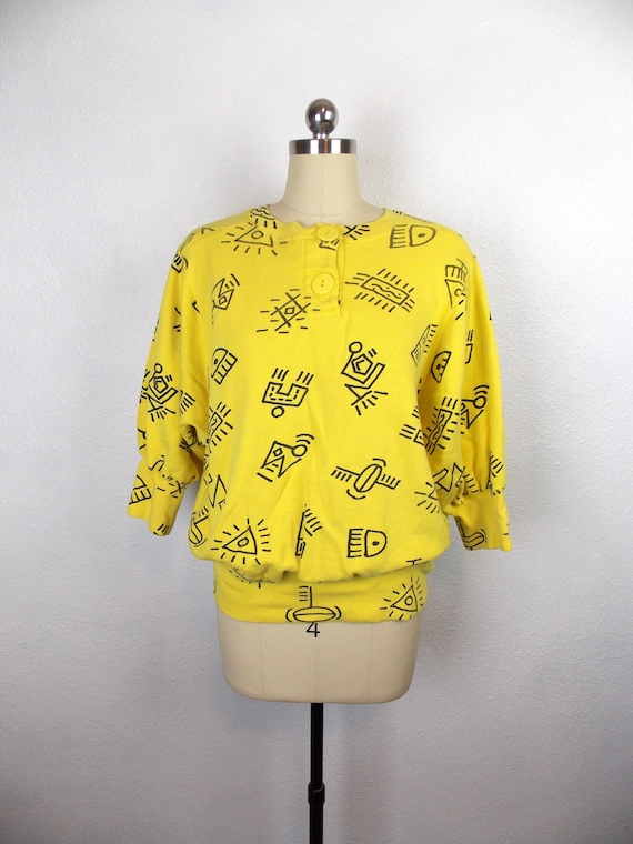 1980's Yellow and Black Sweatshirt Graphic Print