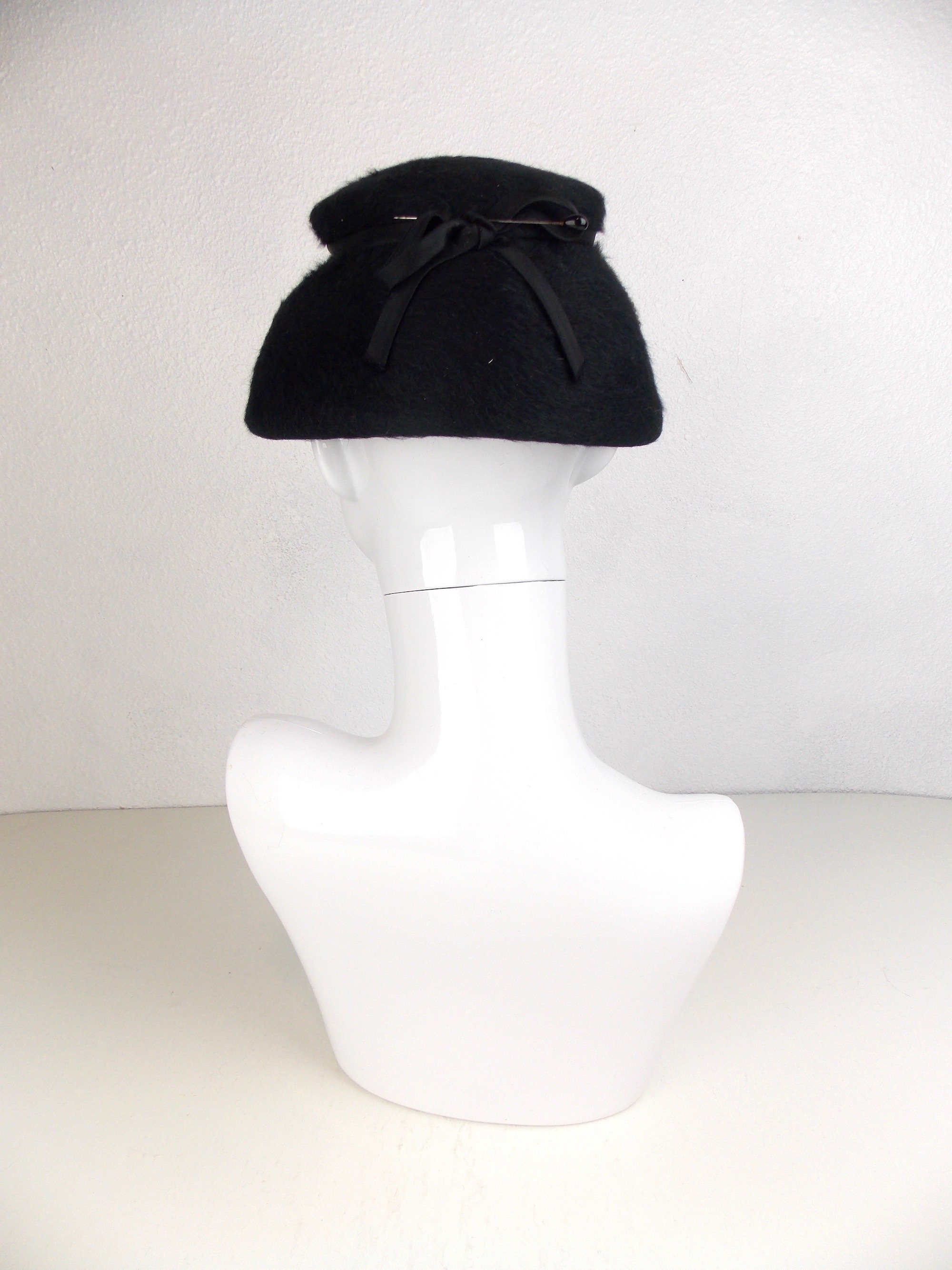 STYLISH 1940\'s BLACK FELT HAT WITH PEARL & BEAD TRIM 1940s Felt Hat - Etsy main image 4