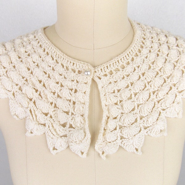 Vintage Crocheted Collar in Ivory 1940's 1950's