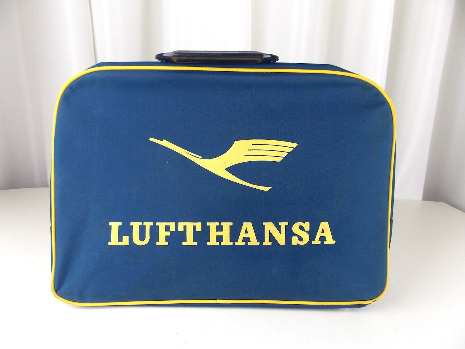 55X40x23cm maximum size lufthansa lightweight 4 wheel abs hard cabin  suitcase | Fruugo UK