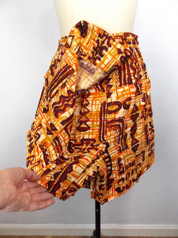 1960's Hawaiian Barkcloth Two Piece Shorts Set Wo… - image 7