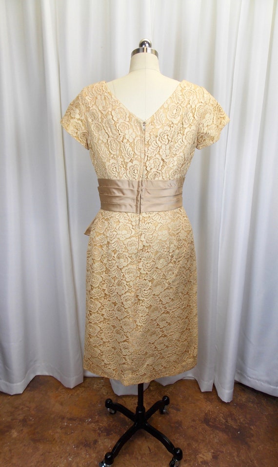 1950's Lace Cocktail Wiggle Dress Champagne Color… - image 3