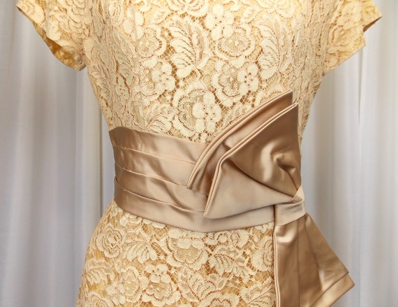 1950's Lace Cocktail Wiggle Dress Champagne Color… - image 5