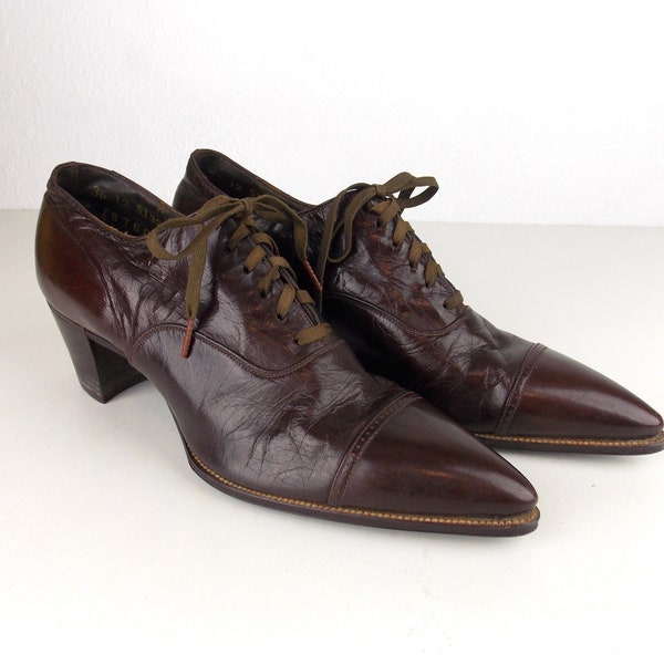 1910's 1920's Walk-Over Woman's Brown Leather Late Up Shoes