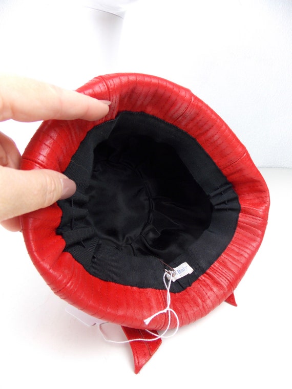 1960's Red Leather Hat Mod Style Toque Style Made in … - Gem