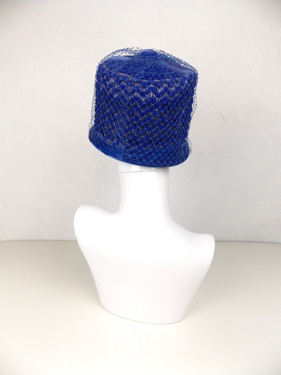 1960's Bright Blue Velvet Cloche Hat with Netting - image 3