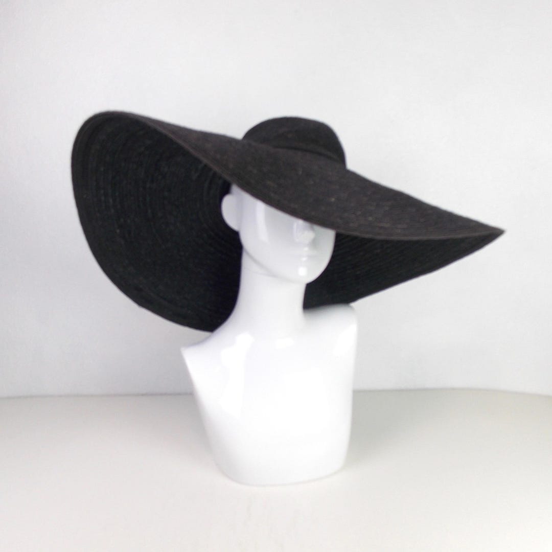 WIDE BRIM HAT MODEL 650346 IN NATURAL & BLACK WOVEN STRAW