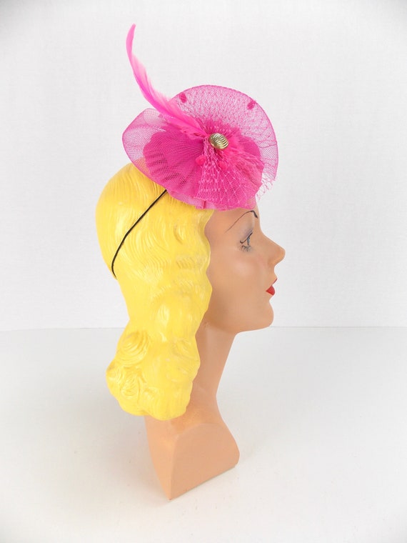 Bright Pink Fascinator Selima by V - image 3