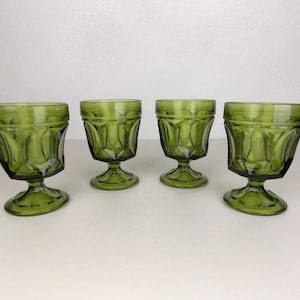 1970&#39;s Anchor Hocking Green Glass Goblets Set of Four