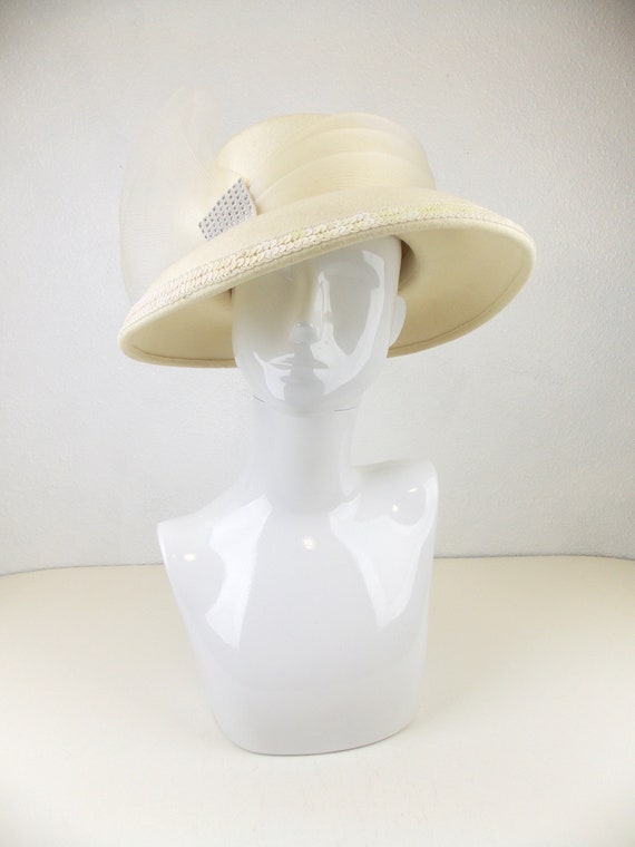 Vintage Ivory White Felt Hat with High Crown