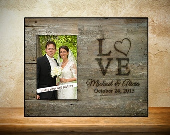 Personalisierte Hochzeit Rahmen - rustikale Holz-Look - Hochzeitsgeschenk