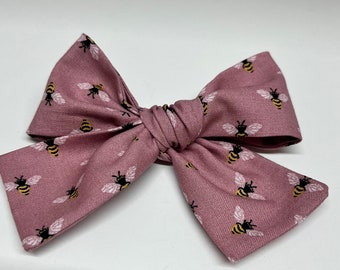 Handmade Bee Mauve Pink Hair Bow, Hand Tied Large Size Bee Hair Accessory, Back to School, Botanical Flower Girl Bow