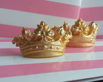 Edibles Princess tiaras Fondant cupcakes topper. Crown fondant topper.