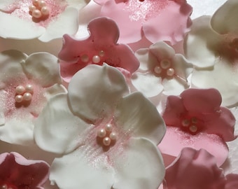 Fondant flowers cakes topper.pink flowers. White flowers.