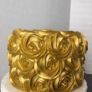 Gold rosettes fakes cakes