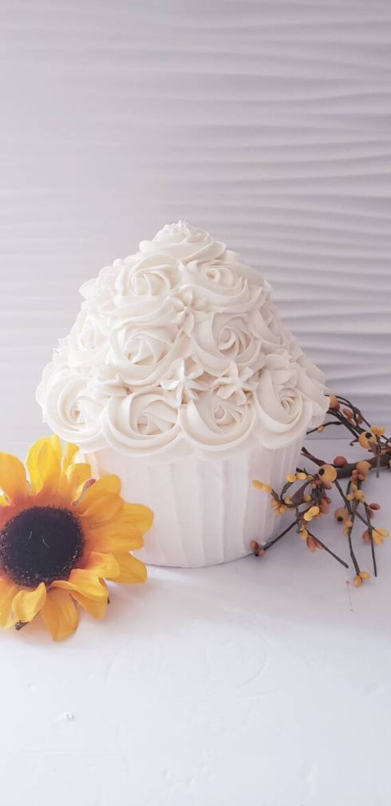 Jumbo Fake cupcake. White Rossete big cupcake. Fakes Cupcakes. Il_570xn
