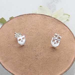 Simple Owl Stud Earrings