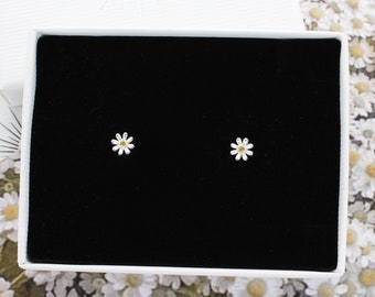 Mini Daisy Stud Earrings