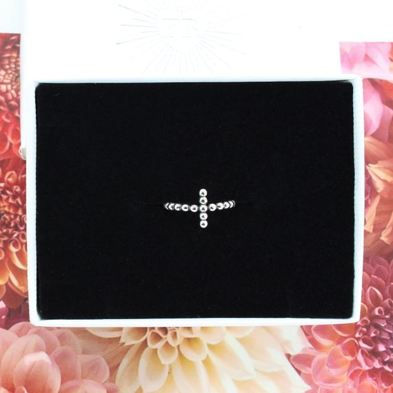 Cross toe ring deals