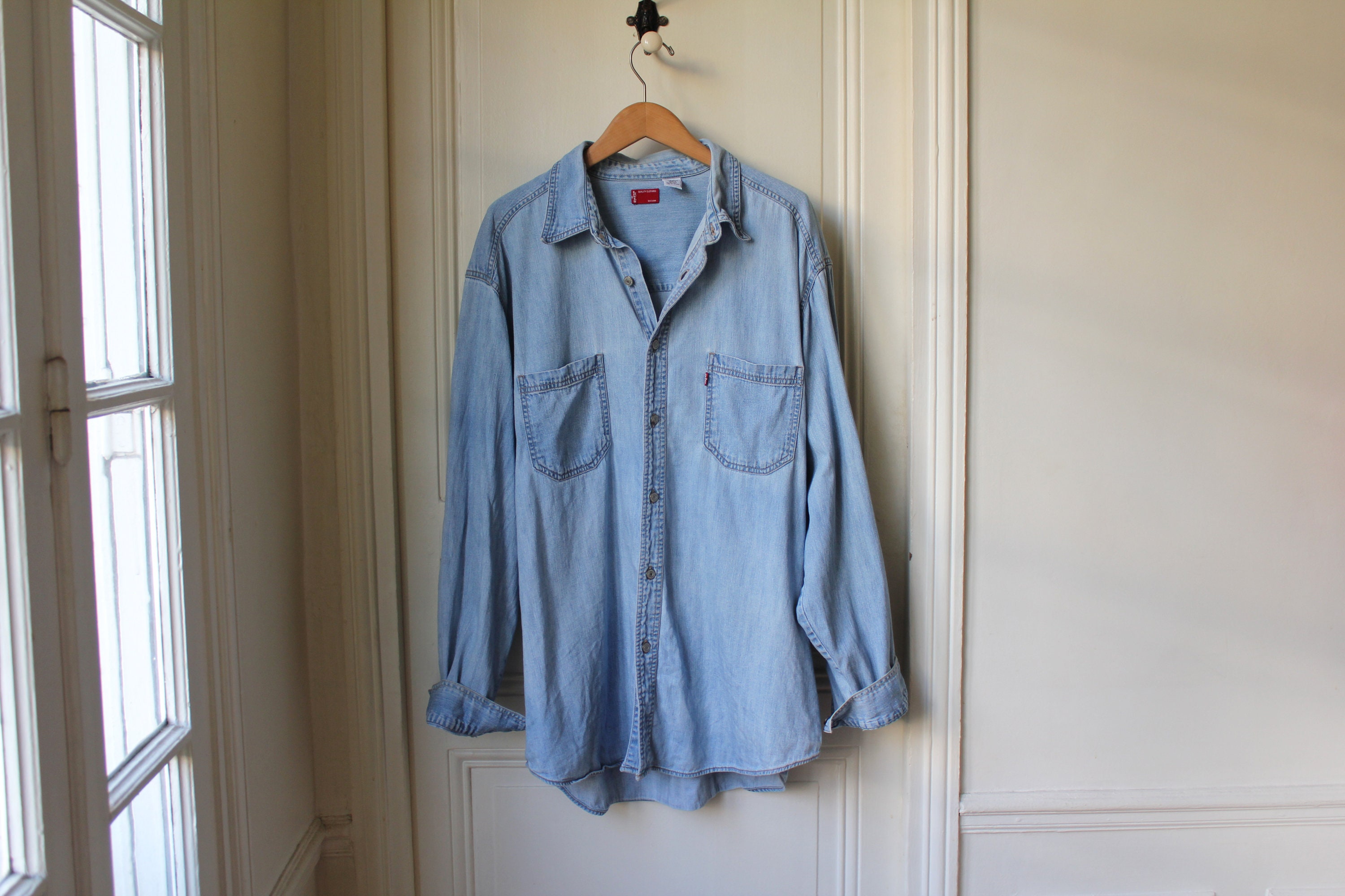 levi's light blue denim shirt