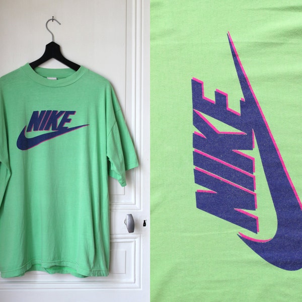 NEON green Nike vintage t-shirt 80s 90s hip-hop fluo kids soft grunge club kids big swoosh Nike - L